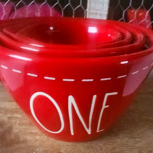Rae dunn measuring cups
